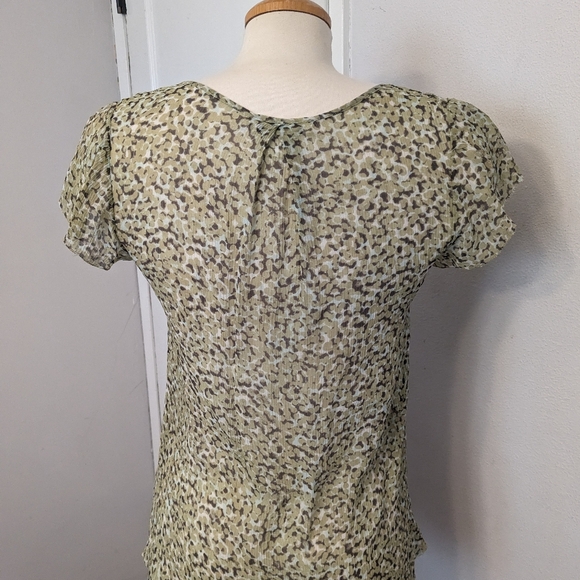 Banana Republic Silk Blouse. - Picture 5 of 8